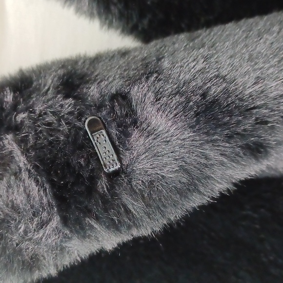 DKNY Hooded Faux Fur Coat NWT. HOST PICK!! - Picture 5 of 14